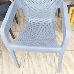 Chaise net plastique cafe